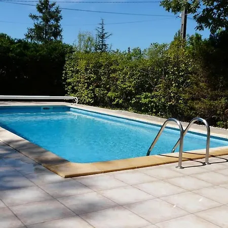 Holiday home Agreable Mas Au Calme Jusqu'a 11 Pers. Pres D'uzes *