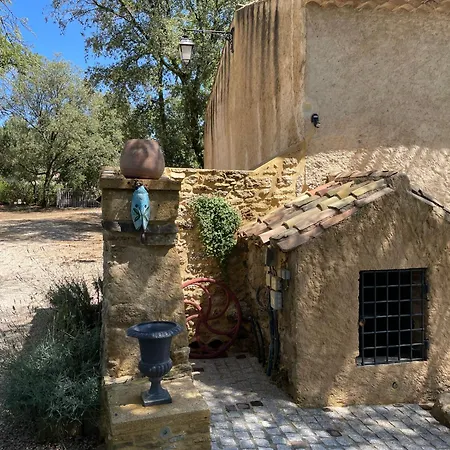 Agreable Mas Au Calme Jusqu'a 11 Pers. Pres D'uzes Holiday home Saint-Laurent-la-Vernede