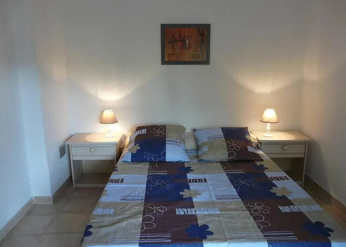 度假居 Agreable Mas Au Calme Jusqu'a 11 Pers. Pres D'uzes *