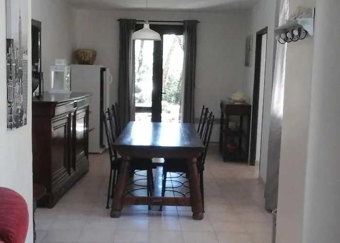 Agreable Mas Au Calme Jusqu'a 11 Pers. Pres D'uzes Saint-Laurent-la-Vernède